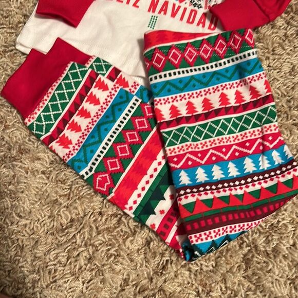 The Children’s Place - PJ Set - 9-12 Months - Picture 2 of 3